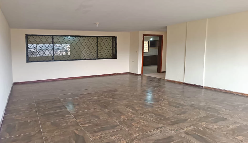 SUPER SUPER OPORTUNIDAD – CASA 2 DEPART. – REMODELADA – BAÑOS.