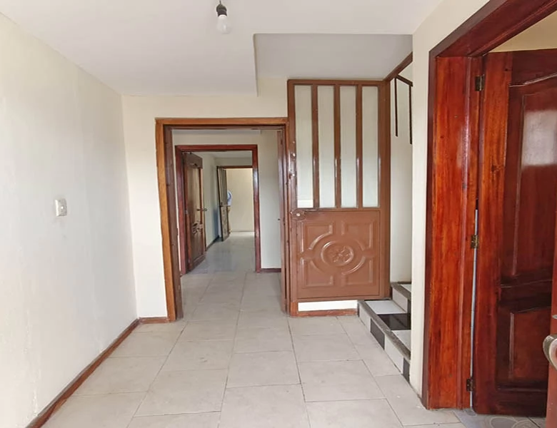 SUPER SUPER OPORTUNIDAD – CASA 2 DEPART. – REMODELADA – BAÑOS.