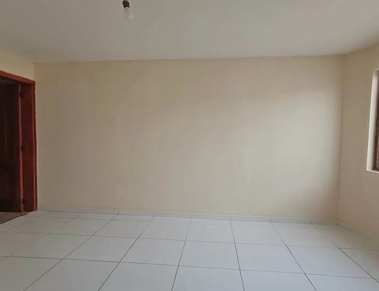 SUPER SUPER OPORTUNIDAD – CASA 2 DEPART. – REMODELADA – BAÑOS.