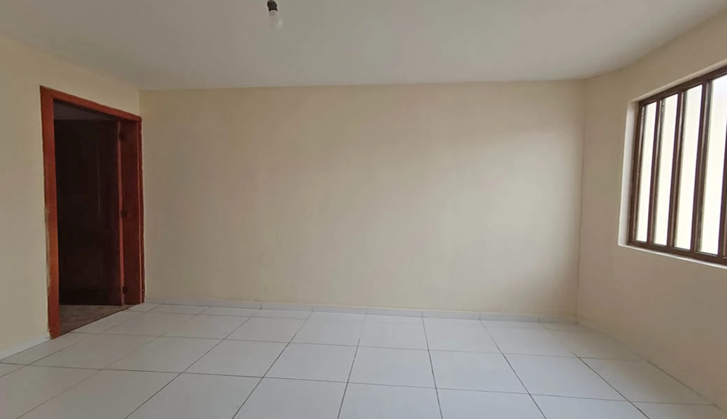 SUPER SUPER OPORTUNIDAD – CASA 2 DEPART. – REMODELADA – BAÑOS.