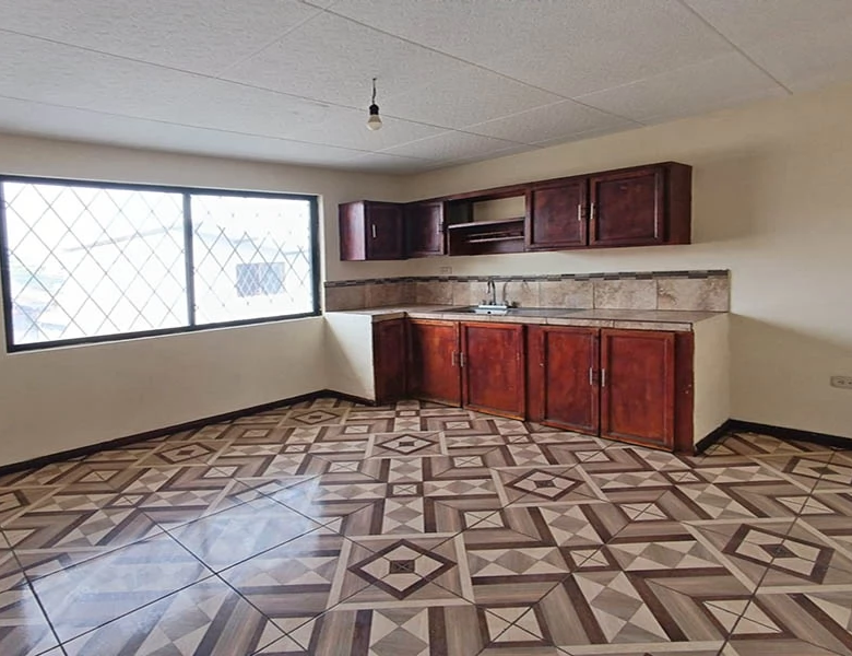 SUPER SUPER OPORTUNIDAD – CASA 2 DEPART. – REMODELADA – BAÑOS.