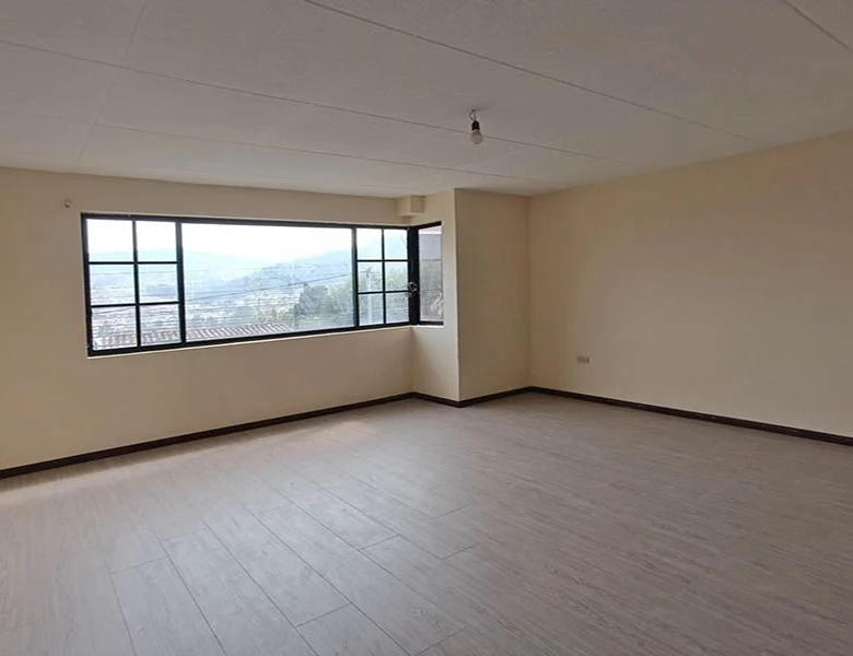 SUPER SUPER OPORTUNIDAD – CASA 2 DEPART. – REMODELADA – BAÑOS.
