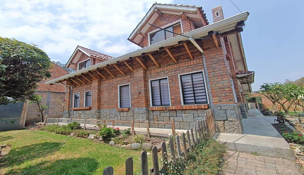 TERRENO EN VENTA – 1.000M2 (25 X 40) – SUPER RESIDENCIAL – IDEAL PARA EDIFICIO.