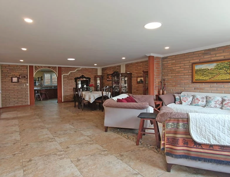 TERRENO EN VENTA – 1.000M2 (25 X 40) – SUPER RESIDENCIAL – IDEAL PARA EDIFICIO.