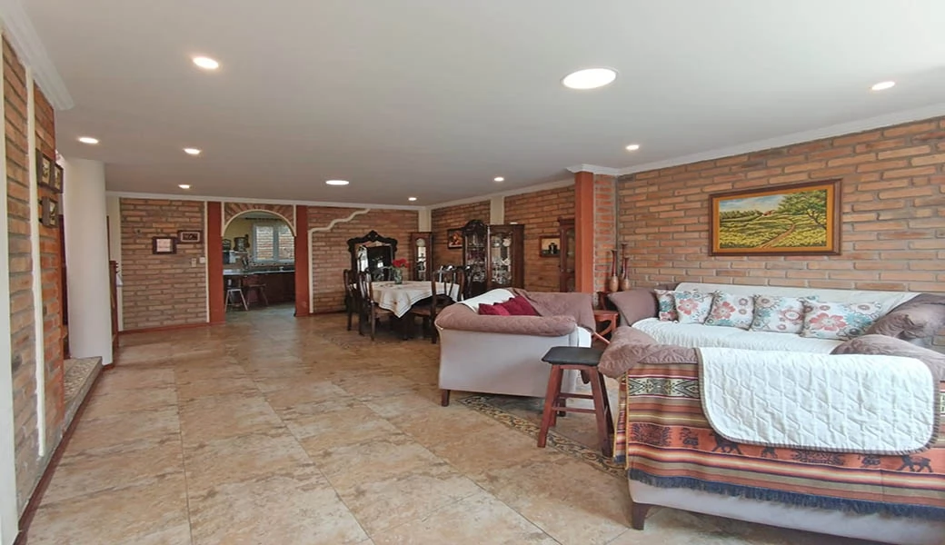 TERRENO EN VENTA – 1.000M2 (25 X 40) – SUPER RESIDENCIAL – IDEAL PARA EDIFICIO.