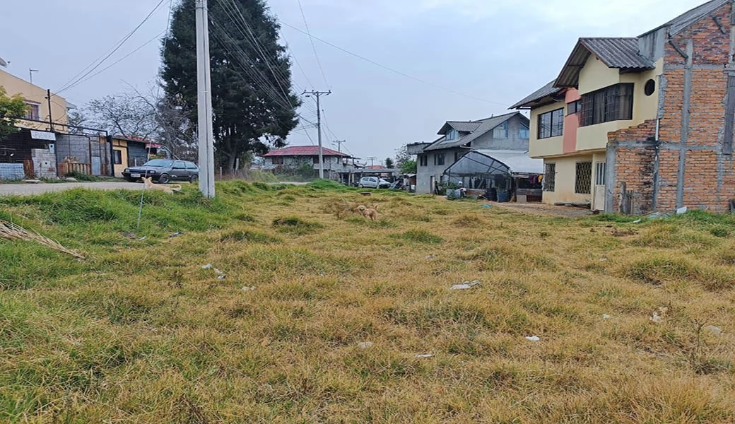 DOS TERRENOS EN UNO – 630m² – CON LICENCIA URBANÍSTICA – OPORTUNIDAD