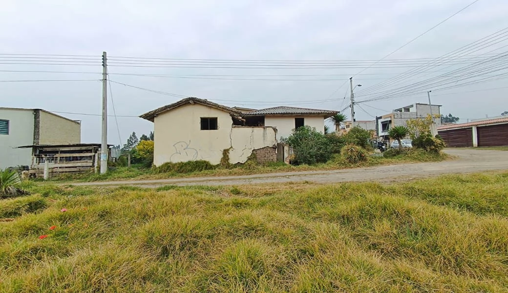 DOS TERRENOS EN UNO – 630m² – CON LICENCIA URBANÍSTICA – OPORTUNIDAD