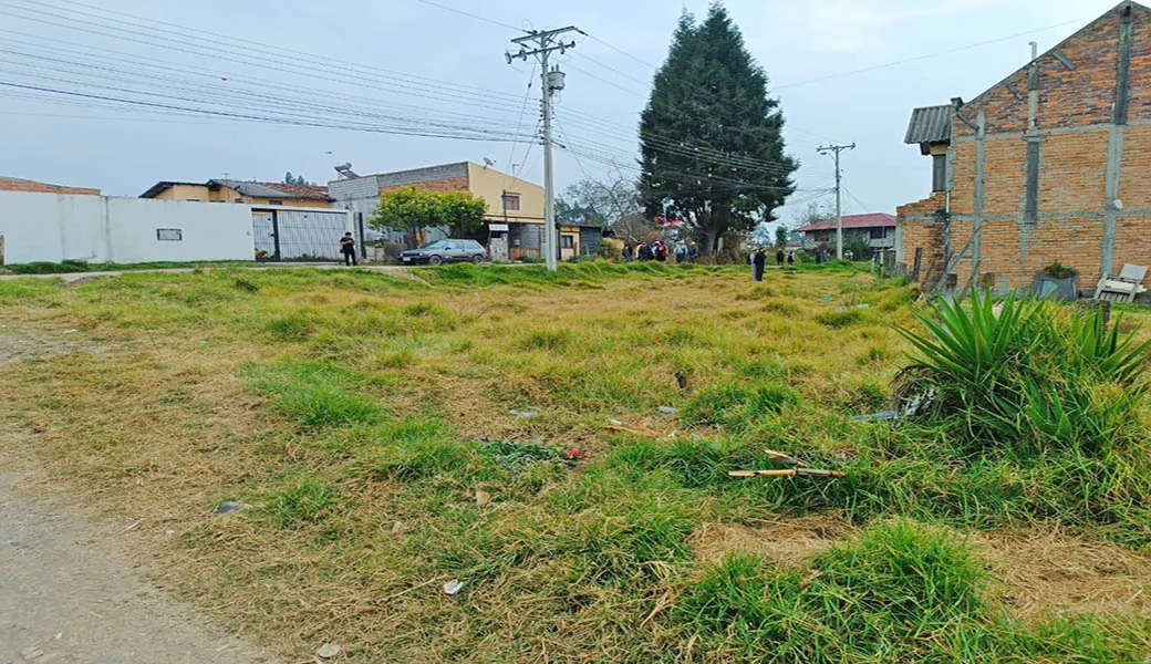 DOS TERRENOS EN UNO – 630m² – CON LICENCIA URBANÍSTICA – OPORTUNIDAD