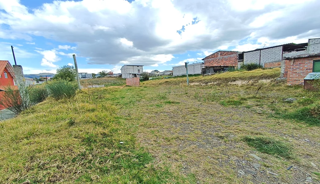 TERRENO EN VENTA – 625m2 ( 14 x 45 ), PLANITO, A 5 MINUTOS DEL COLEGIO GARAICOA.