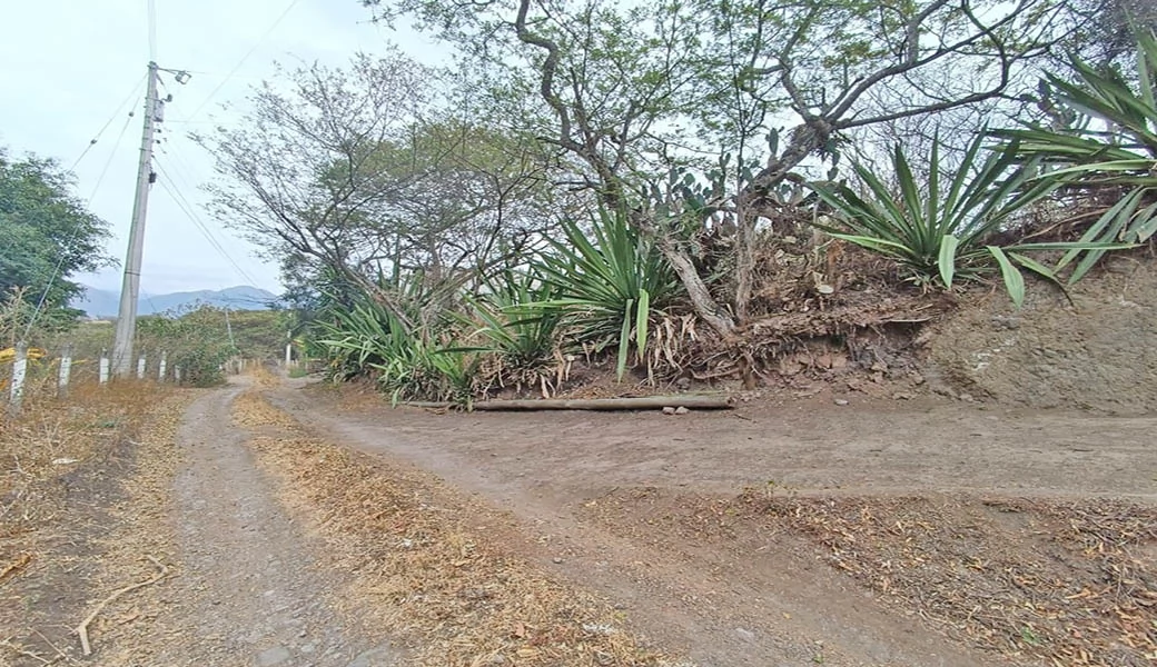 TERRENO EN VENTA – YUNGUILLA – LA UNIÓN – 1400M2 PLANITOS – OPORTUNIDAD.