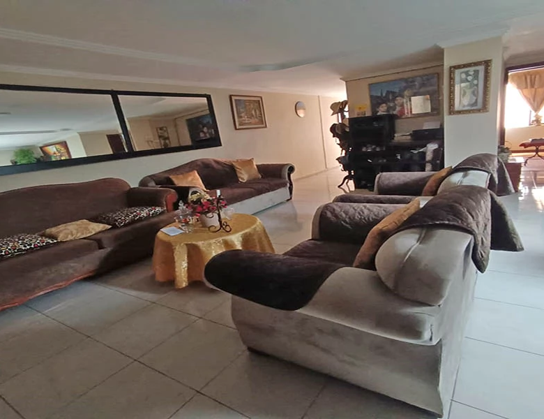 DEPARTAMENTO EN VENTA – LINDO, GRANDE Y COMODO – 3 DORM – PATIO – SUPER BIEN UBICADO