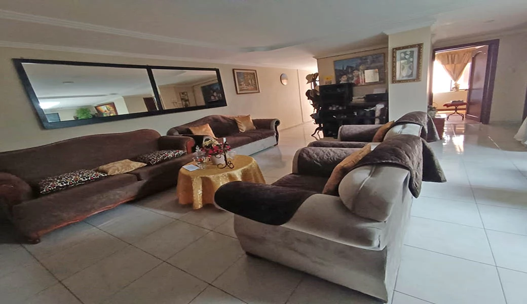DEPARTAMENTO EN VENTA – LINDO, GRANDE Y COMODO – 3 DORM – PATIO – SUPER BIEN UBICADO