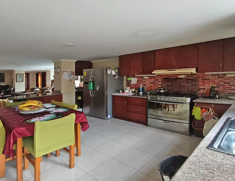 DEPARTAMENTO EN VENTA – LINDO, GRANDE Y COMODO – 3 DORM – PATIO – SUPER BIEN UBICADO