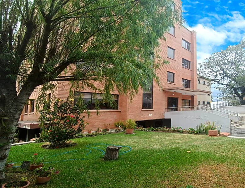 DEPARTAMENTO EN VENTA – GRANDE Y ELEGANTE – SUPER BIEN UBICADO.