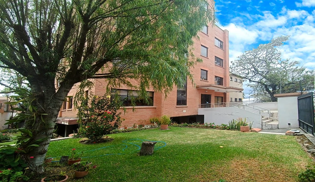 DEPARTAMENTO EN VENTA – GRANDE Y ELEGANTE – SUPER BIEN UBICADO.