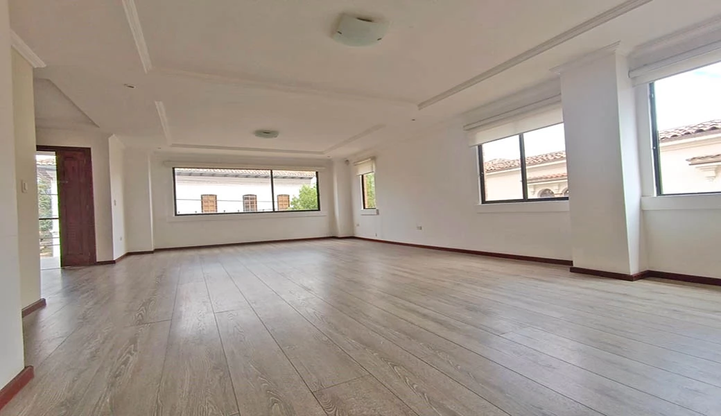DEPARTAMENTO EN VENTA – GRANDE Y ELEGANTE – SUPER BIEN UBICADO.