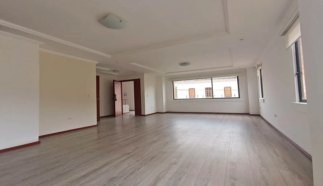 DEPARTAMENTO EN VENTA – GRANDE Y ELEGANTE – SUPER BIEN UBICADO.