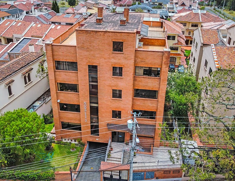 DEPARTAMENTO EN VENTA – GRANDE Y ELEGANTE – SUPER BIEN UBICADO.