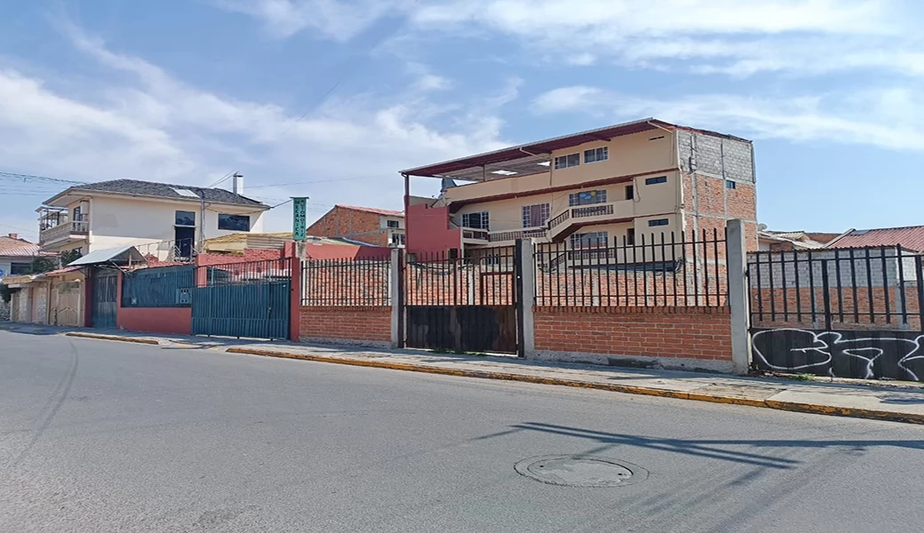 CASA EN VENTA – 400m2 T (15×27), IDEAL PARA CONSTRUCTORAS, CENTROS MEDICOS.