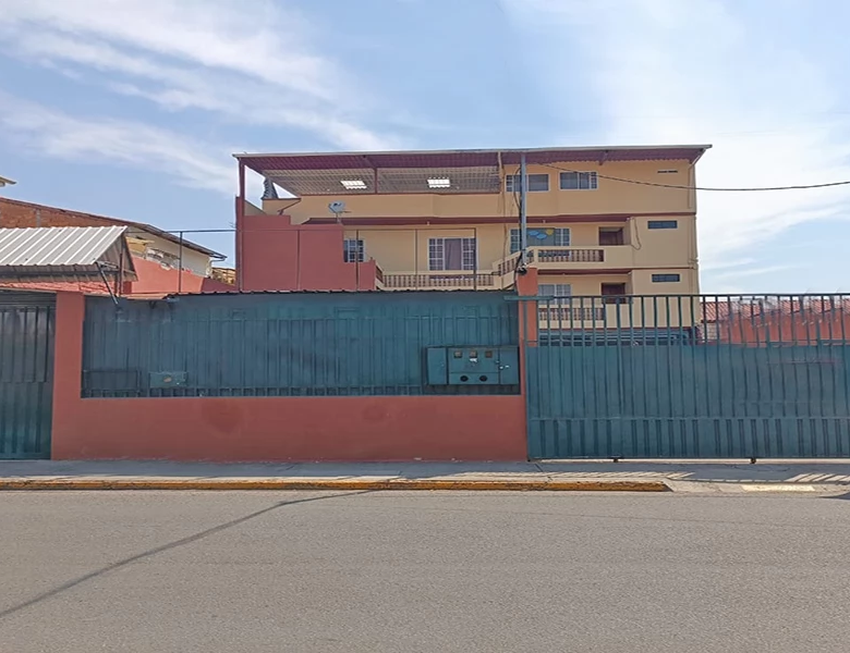 CASA EN VENTA – 400m2 T (15×27), IDEAL PARA CONSTRUCTORAS, CENTROS MEDICOS.