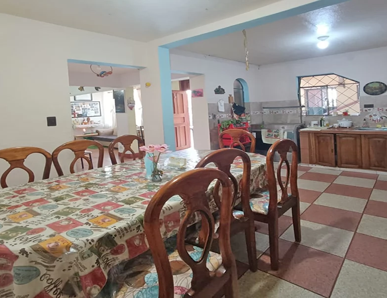 CASA EN VENTA – 400m2 T (15×27), IDEAL PARA CONSTRUCTORAS, CENTROS MEDICOS.