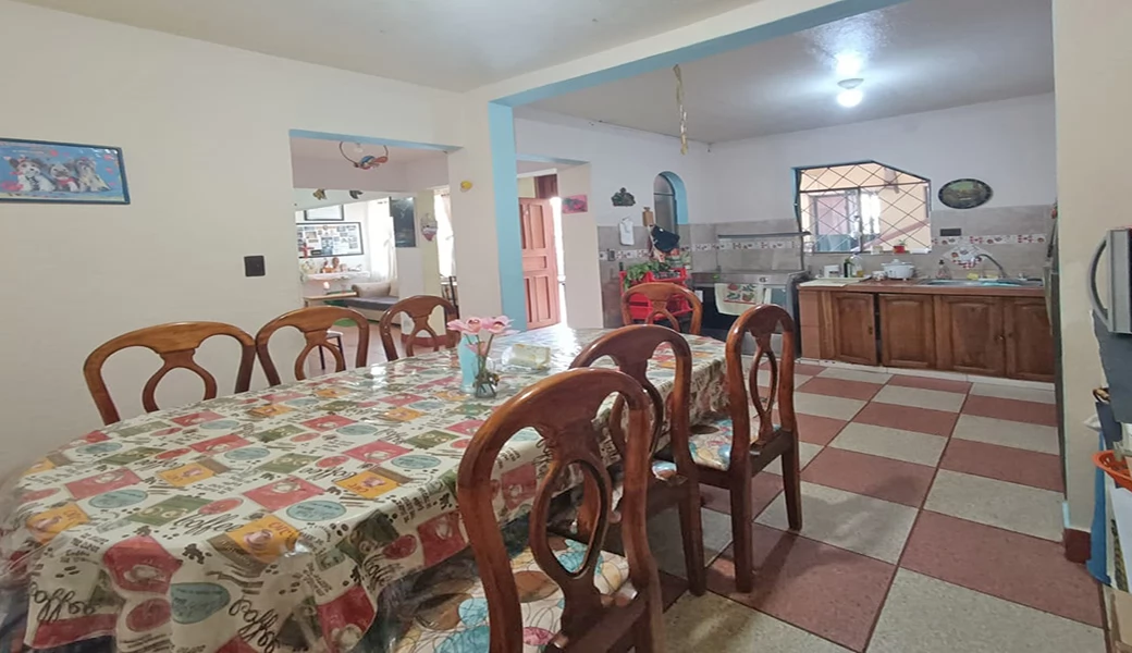 CASA EN VENTA – 400m2 T (15×27), IDEAL PARA CONSTRUCTORAS, CENTROS MEDICOS.