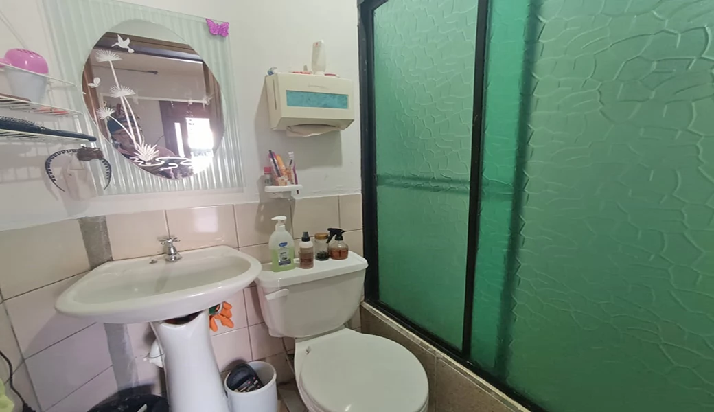 CASA EN VENTA – 400m2 T (15×27), IDEAL PARA CONSTRUCTORAS, CENTROS MEDICOS.