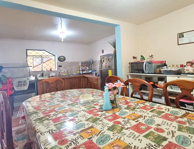 CASA EN VENTA – 400m2 T (15×27), IDEAL PARA CONSTRUCTORAS, CENTROS MEDICOS.