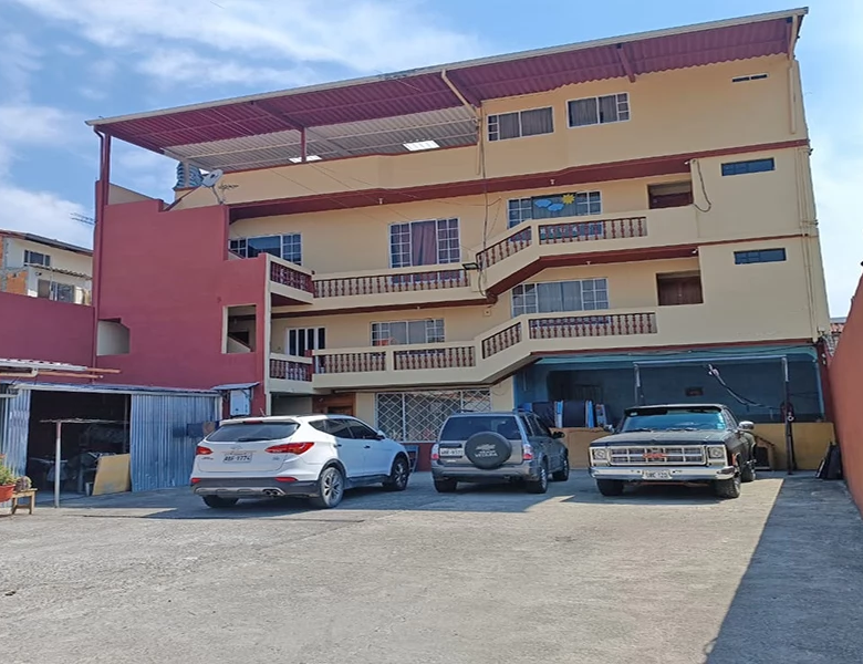 CASA EN VENTA – 400m2 T (15×27), IDEAL PARA CONSTRUCTORAS, CENTROS MEDICOS.