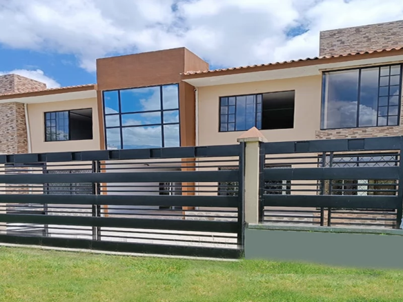 CASA EN VENTA, – 4 DEPARTAMENTOS – $45.000CU – OPORTUNIDAD.