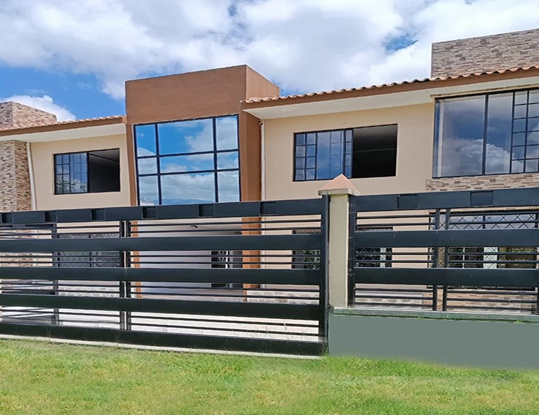 CASA EN VENTA, – 4 DEPARTAMENTOS – $45.000CU – OPORTUNIDAD.