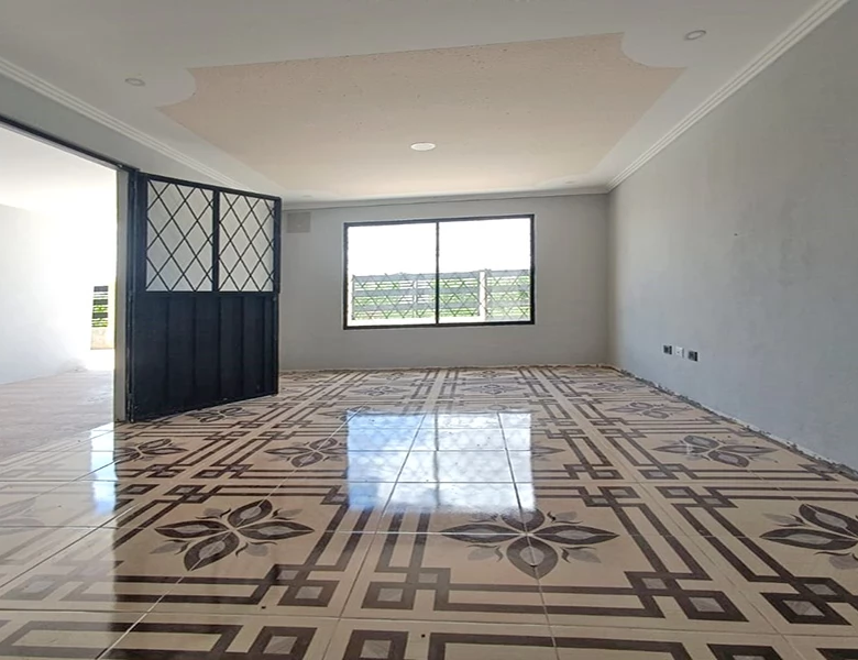CASA EN VENTA, – 4 DEPARTAMENTOS – $45.000CU – OPORTUNIDAD.