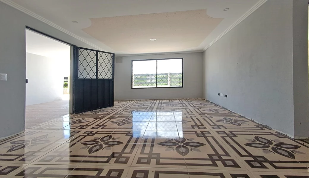 CASA EN VENTA, – 4 DEPARTAMENTOS – $45.000CU – OPORTUNIDAD.