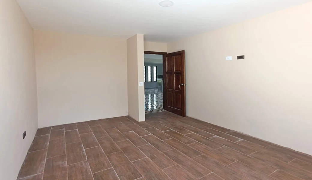 CASA EN VENTA, – 4 DEPARTAMENTOS – $45.000CU – OPORTUNIDAD.