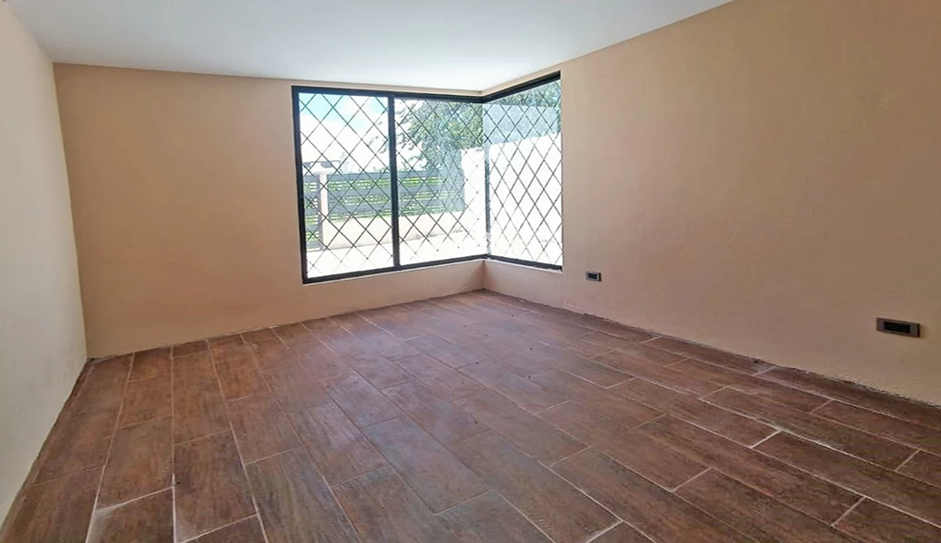 CASA EN VENTA, – 4 DEPARTAMENTOS – $45.000CU – OPORTUNIDAD.