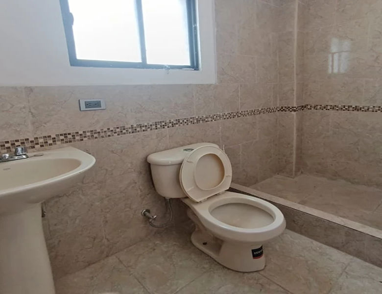 CASA EN VENTA, – 4 DEPARTAMENTOS – $45.000CU – OPORTUNIDAD.