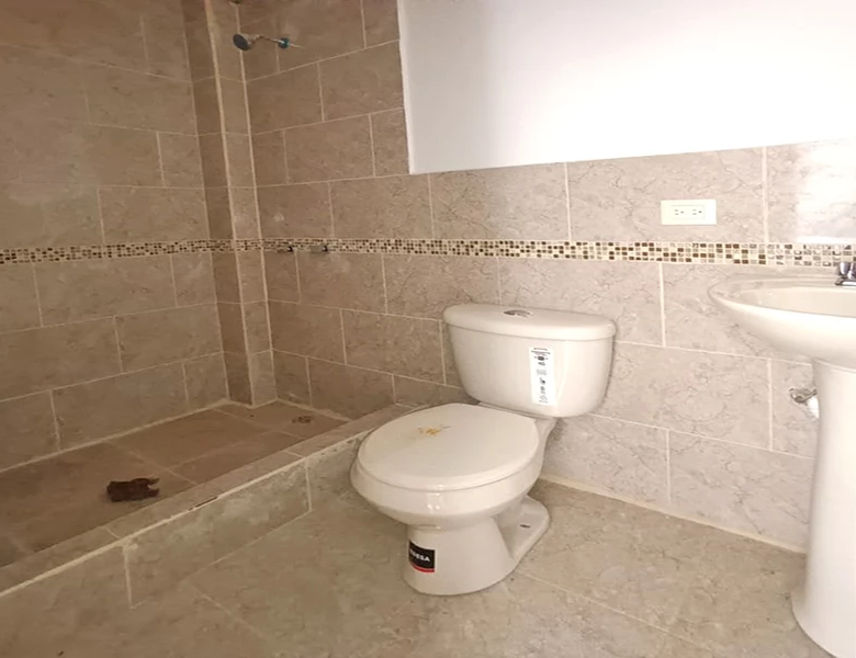CASA EN VENTA, – 4 DEPARTAMENTOS – $45.000CU – OPORTUNIDAD.