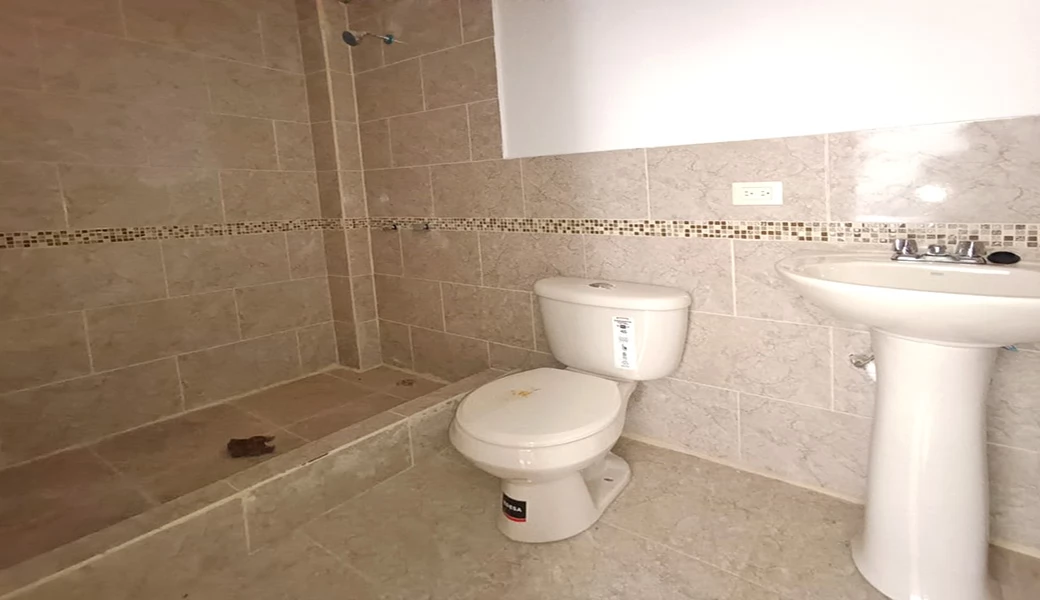 CASA EN VENTA, – 4 DEPARTAMENTOS – $45.000CU – OPORTUNIDAD.