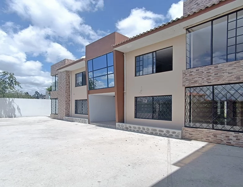 CASA EN VENTA, – 4 DEPARTAMENTOS – $45.000CU – OPORTUNIDAD.
