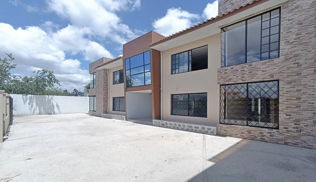 CASA EN VENTA, – 4 DEPARTAMENTOS – $45.000CU – OPORTUNIDAD.