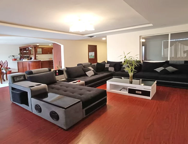 CASA EN VENTA – 2 DEPARTAMENTOS GRANDES Y ELEGANTES.