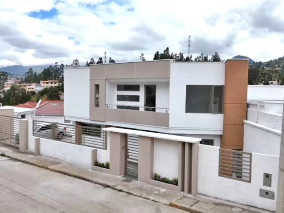 DE OPORTUNIDAD – HERMOSA VILLA EN VENTA – RESIDENCIAL – DE PRIMERA