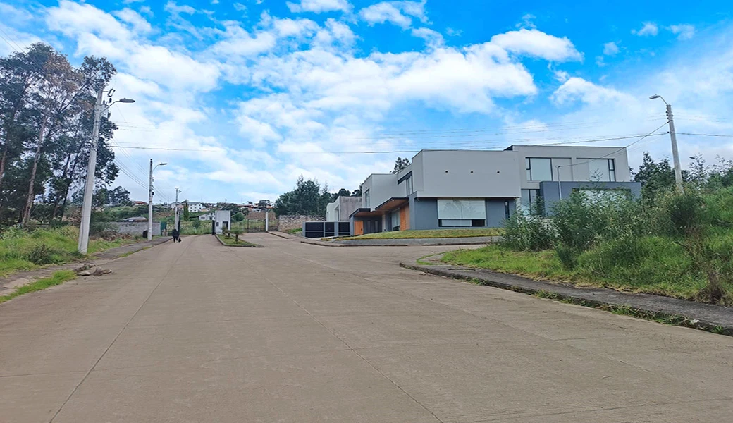 TERRENO EN VENTA – URB. DE PRIMERA – 480M2 (19 X 25 ) – OPORTUNIDAD.