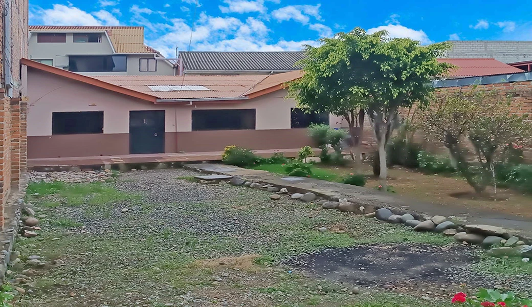 TERRENO EN VENTA CON CASA PLANTA BAJA – IDEAL PARA TALLERES.