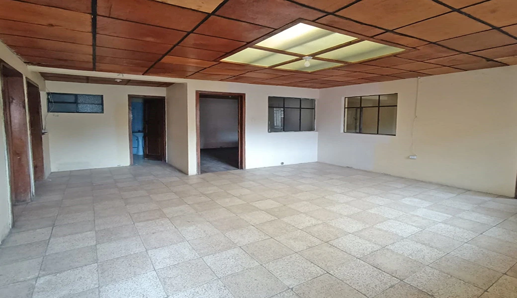 TERRENO EN VENTA CON CASA PLANTA BAJA – IDEAL PARA TALLERES.