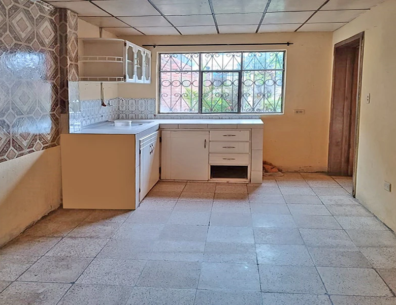 TERRENO EN VENTA CON CASA PLANTA BAJA – IDEAL PARA TALLERES.