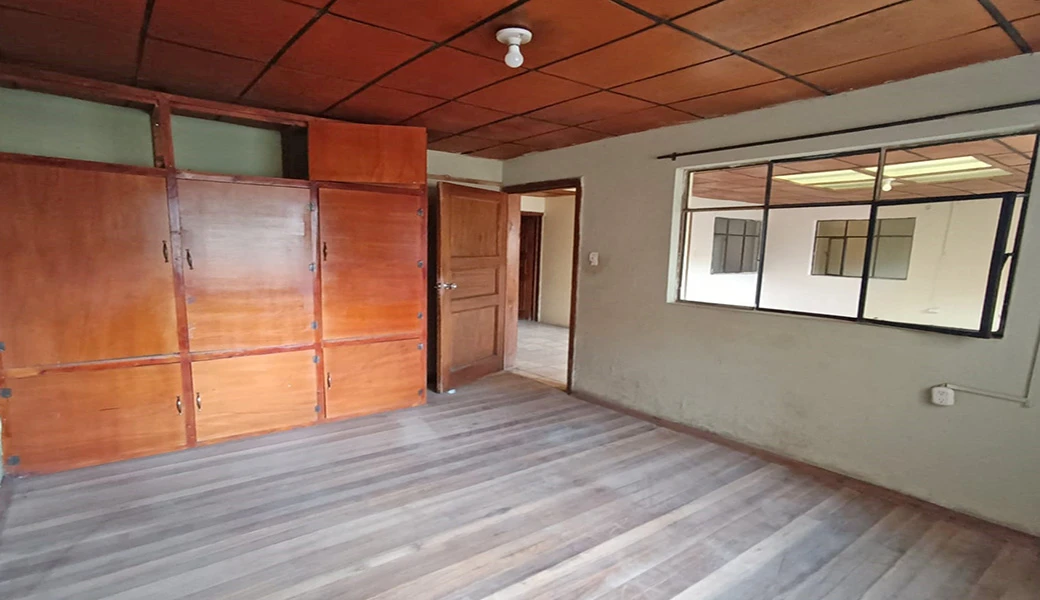 TERRENO EN VENTA CON CASA PLANTA BAJA – IDEAL PARA TALLERES.