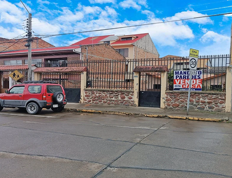 TERRENO EN VENTA CON CASA PLANTA BAJA – IDEAL PARA TALLERES.