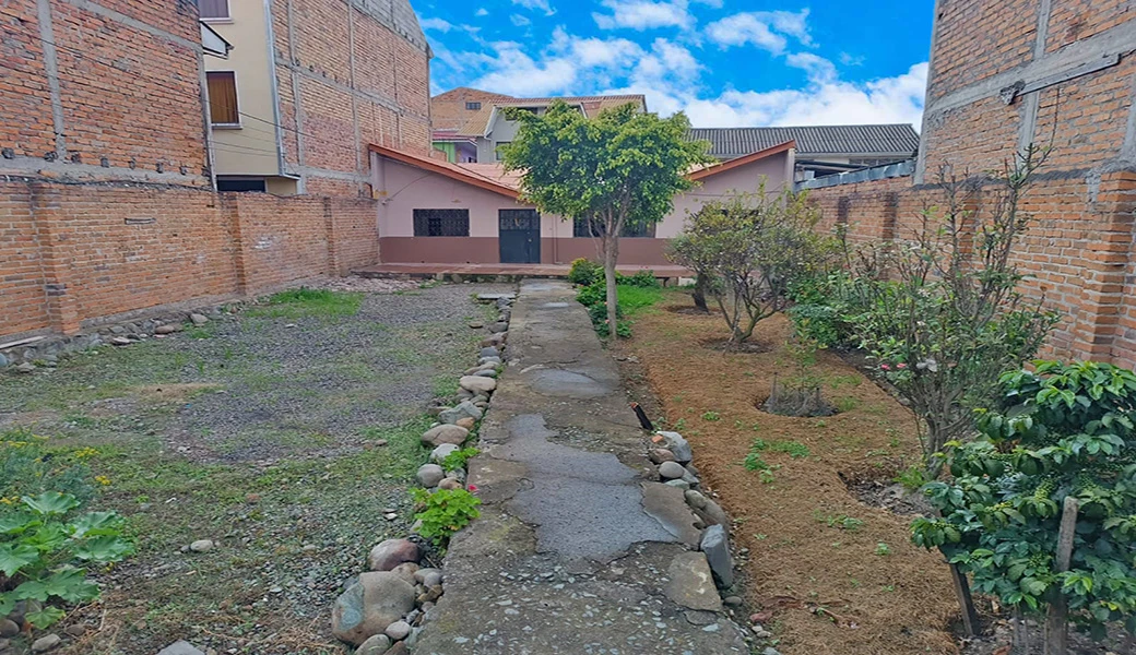 TERRENO EN VENTA CON CASA PLANTA BAJA – IDEAL PARA TALLERES.