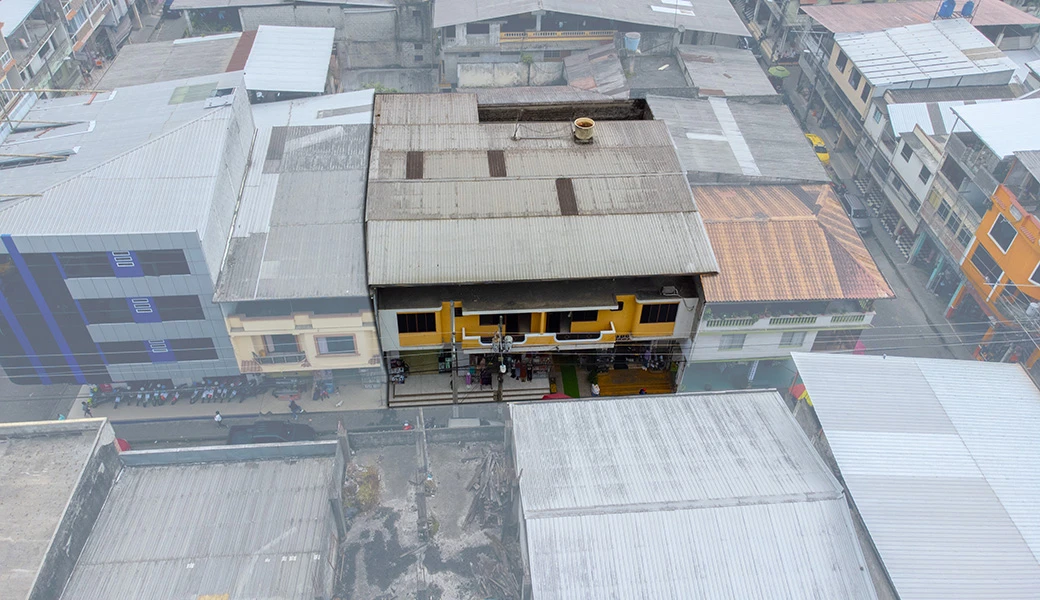 CASA SUPER COMERCIAL Y RENTERA, EN PLENO CENTRO – 3 LOCALES.